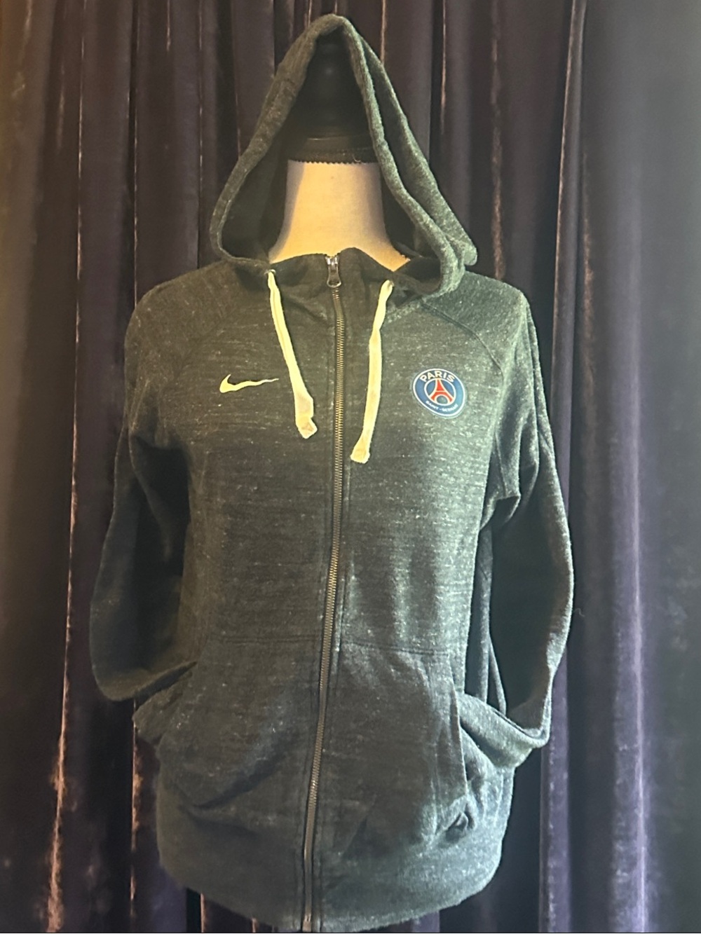Nike Paris Saint-Germaine (PSG) Full Zip Hoodie from 2018-2019 collection Sz M